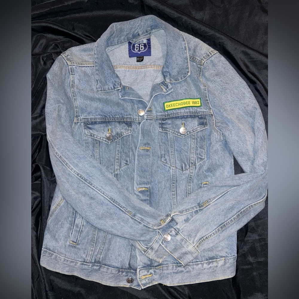 Route 66 Jean Jacket Size M Classic Blue Denim Button Front Long Sleeve